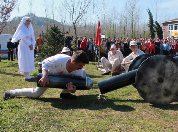 Çanakkale Şehitlerimizi Andık.